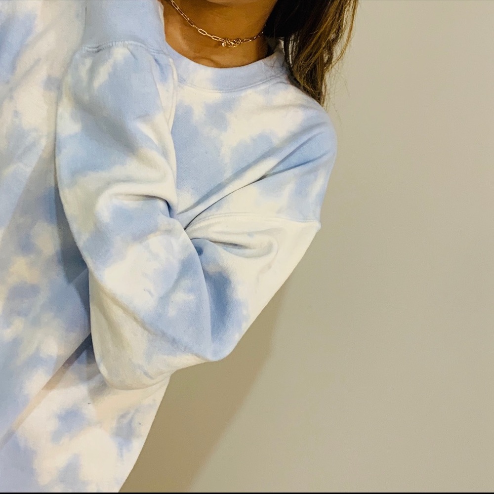 Cloudy soft tie dye!